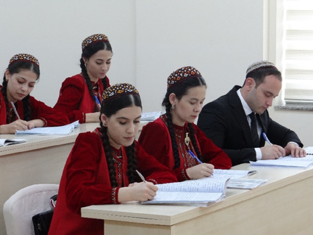 Buklet Aman Kekilow adyndaky Mugallymçylyk mekdebi