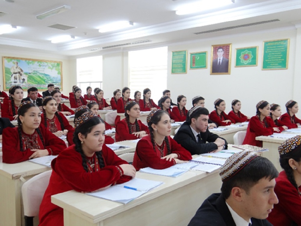 Buklet Aman Kekilow adyndaky Mugallymçylyk mekdebi